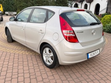 Hyundai i30 I CW Facelifting 1.4 DOHC 109KM 2011 Hyundai i30 1.4109KMKlima-auto 5d HB 128tys.km 1.4 Benzyna, zdjęcie 17