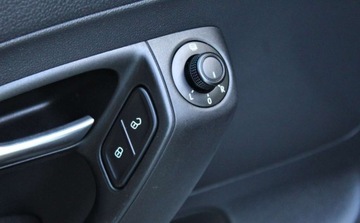 Volkswagen Polo V Hatchback 3d Facelifting 1.0 60KM 2015 Volkswagen Polo 1.0 i Komputer Podgrzewane fotele 1 rok gwarancji w cen, zdjęcie 23