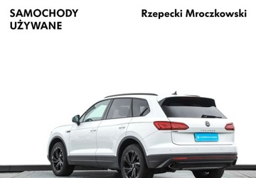 Volkswagen Touareg III SUV 3.0 V6 SCR TDI 231KM 2022 Volkswagen Touareg 3.0 TDI 231KM Tiptronic, Reflektory LED Matrix, Kamera, zdjęcie 6