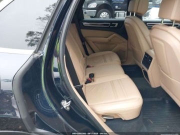 Porsche Cayenne III 2019 Porsche Cayenne 2019 PORSCHE CAYENNE 3.0 Benzyna 335KM, zdjęcie 11