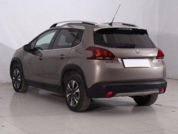 Peugeot 2008 I SUV Facelifting 1.2 PureTech 110KM 2016 Peugeot 2008 1.2 PureTech, Salon Polska, zdjęcie 3