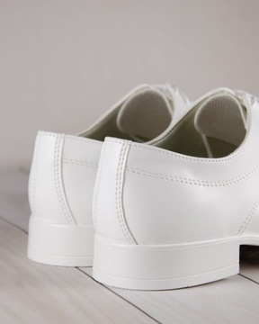 Buty komunijne chłopięce białe KBC-010-B 36 eleganckie 25,3 cm