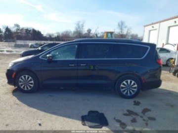 Chrysler Pacifica II 2021 Chrysler Pacifica Hybrid Touring L 2021 3.6 Hybryda 287KM, zdjęcie 2