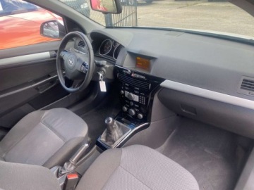 Opel Astra J Sports Tourer 1.7 CDTI ECOTEC 110KM 2010 Opel Astra 2X kola 1.7 Diesel 110KM, zdjęcie 14