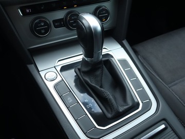 Volkswagen Passat B8 Variant 2.0 TDI BlueMotion SCR 150KM 2018 VW Passat 2.0 TDI, Automat, Navi, Klima, zdjęcie 11