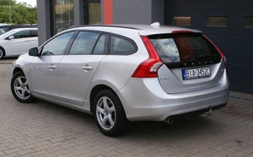 Volvo V60 I Kombi Facelifting 2.0 D2 DRIVE-E 120KM 2018 Volvo V60 Volvo V60 D2 Drive-E Momentum 2.0 Diesel 120KM, zdjęcie 1