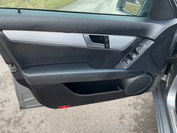 Mercedes Klasa C W204 Kombi T204 1.8 180 CGI BlueEFFICIENCY 156KM 2011 MERCEDES-BENZ KLASA C (W204) C 180 CGI (204.049) 156 KM, zdjęcie 8