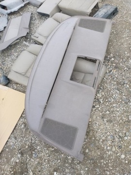BMW E31 POLIČKA ZADNÍ TORPÉDO 840 850 ČALOUNĚNÍ KRYT MŘÍŽKA POD ROLETA