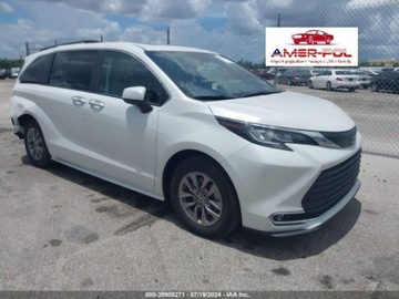 Toyota Sienna III 2023 Toyota Sienna xle, 2023r., 2.5L 2.5 Benzyna 245KM