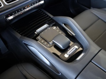 Mercedes GLE V167 SUV Facelifting 2.0 300d 269KM 2026 MERCEDES-BENZ GLE 300 d 4-Matic AMG Line 2.0 (269KM) 2026, zdjęcie 9