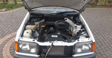 Mercedes W124 Sedan 2.0 105KM 1987 Mercedes-Benz W124 (1984-1993) Mercedes-Benz W124 (1984-1993) 2.0 Benzyna, zdjęcie 1