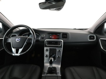 Volvo V60 I Kombi Facelifting 2.0 D2 DRIVE-E 120KM 2018 Volvo V60 FV23%, Czujniki, Navi, Aut.klima,, zdjęcie 14