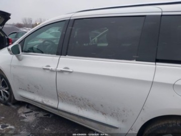 Chrysler Pacifica II 2024 Chrysler Pacifica Pinnacle 2024 3.6 Benzyna 287KM, zdjęcie 2
