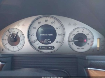 Mercedes Klasa E W212 2009 Mercedes-Benz Klasa E 550 2009 5.5 Benzyna 382KM, zdjęcie 8