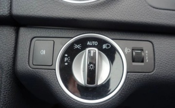 Mercedes Klasa C W204 Limuzyna Facelifting 180 CDI BlueEFFICIENCY 120KM 2012 Mercedes-Benz Klasa C REZERWACJA 180CDI 120KM LIFT Avantgarde Zero korozji, zdjęcie 23