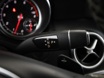 Mercedes Klasa A W176 Hatchback 5d Facelifting 200 156KM 2016 Mercedes A 200 156KM automat navi półskóra PDC, zdjęcie 29