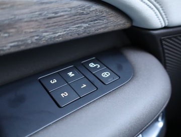 Land Rover Discovery V Terenowy 2.0 SD4 240KM 2017 Land Rover Discovery 2.0 Sd4, Salon Polska, zdjęcie 15