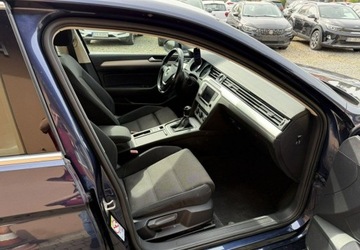 Volkswagen Passat B8 Limousine 1.8 TSI BlueMotion Technology 180KM 2017 Volkswagen Passat 1,8 TSI 180KM Klimatronik Kola latozima 1.8 Benzyna, zdjęcie 21