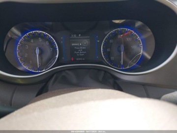 Chrysler Pacifica II 2017 Chrysler Pacifica Touring-L 2017 3.6l 3.6 Benzyna 287KM, zdjęcie 9