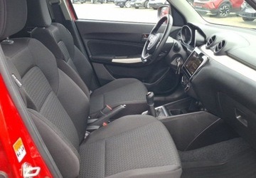 Suzuki Swift VI Hatchback Facelifting 1.2 DualJet SHVS 83KM 2020 Suzuki Swift 1.2 Dualjet SHVS Premium Plus 1.2 Benzyna 83KM, zdjęcie 19