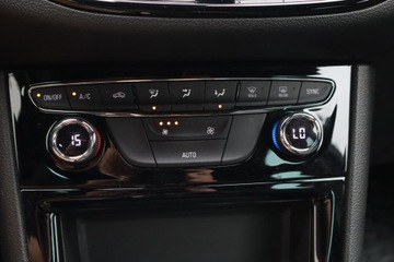 Opel Astra K Hatchback Facelifting 1.2 Turbo 145KM 2020 Opel Astra 1.2 Turbo, Salon Polska, Klima, zdjęcie 15