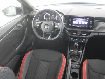 Skoda Kamiq Crossover 1.0 TSI 110KM 2022 Skoda Kamiq 1.0 TSI, Salon Polska, Serwis ASO, zdjęcie 6