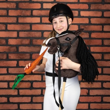 Koń na kiju Hobby Horse Skippi A3 - Gniady - z kantarem i wodzami