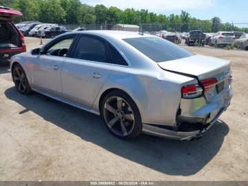 Audi A8 D4 S8 Facelifting 4.0 TFSI 520KM 2015 Audi S8 2015 Audi S8 4dr Sdn 4.0 Benzyna 520KM, zdjęcie 2