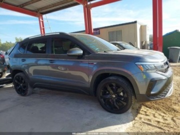 Volkswagen 2024 Volkswagen Inny TAOS, 2024r., 1.5L 1.5 Benzyna 158KM, zdjęcie 4