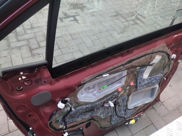 TOYOTA YARIS III НАКЛАДКА ПЕРЕДНЕГО ОКНА ДВЕРИ ПРАВАЯ