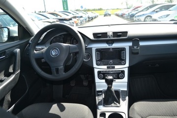 Volkswagen Passat B7 Variant 1.6 TDI CR DPF BlueMotion 105KM 2013 Volkswagen Passat Variant (365) 1.6 TDI 105 KM z Niemiec ,Opłacony, zdjęcie 7