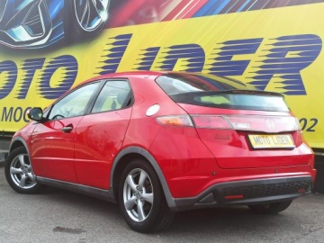 Honda Civic VIII Hatchback 5d 1.4 i 83KM 2006 Honda Civic 8 lat w jednych rękach, zdjęcie 3