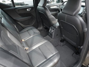 Volvo XC40 2020 Volvo XC40 T5 264 PS Inscription ACC Harman Hak Matrix Blis Webasto Keyless, zdjęcie 17
