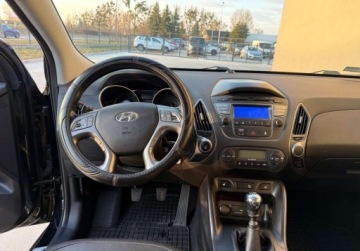 Hyundai ix35 SUV Facelifting 1.6 GDI 135KM 2015 Hyundai ix35 salon PL bezwypadkowy oryginalny niski przebieg od emeryta, zdjęcie 17
