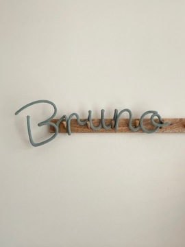 Любая надпись из верёвки, назовите 5 букв, привет.