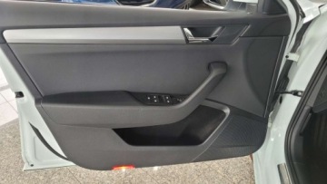 Skoda Superb III Kombi 2.0 TDI 150KM 2017 Skoda Superb SUPERB 2.0 tdi STYLE Automat Navi Full Led Zadbana MOZLIWA Z, zdjęcie 8