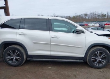 Toyota Highlander II 2019 Toyota Highlander 2019r., LE, V6, od ubezpieczalni 3.5 Benzyna 295KM, zdjęcie 8