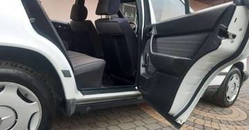 Mercedes W124 Sedan 2.0 105KM 1987 Mercedes-Benz W124 (1984-1993) Mercedes-Benz W124 (1984-1993) 2.0 Benzyna, zdjęcie 10