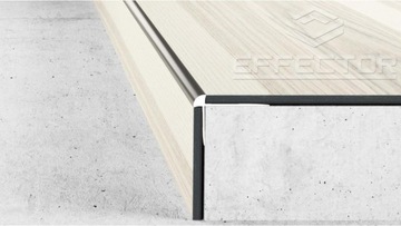 Czarna listwa schodowa do paneli winylowych LVT130