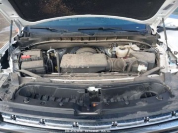 Chevrolet Suburban GMT900 2023 Chevrolet Suburban 2023r., 4x4, 5.3L 5.3 Benzyna 355KM, zdjęcie 11