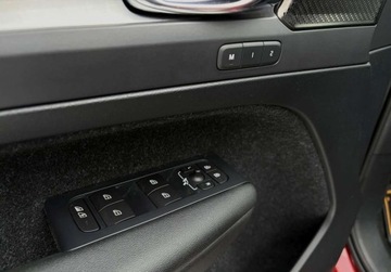 Volvo XC40 Crossover 2.0 D4 190KM 2018 Volvo XC 40 D4 190KM AWD SKORA panorama BLISautomat GWARANCJAHARMANKARDON, zdjęcie 31