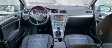 Volkswagen Golf VII Variant 1.6 TDI CR DPF BlueMotion Technology 105KM 2015 Volkswagen Golf 1.6 tdi KM Navi bezwypadkowy serwisowany Gwarancja 1.6, zdjęcie 7