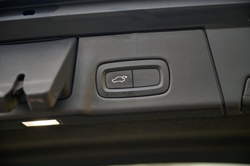 Volvo V90 II Kombi 2.0 D4 190KM 2018 R-DESIGN _ PANORAMA _KAMERA_ MEGA WYPOSAŻENIE, zdjęcie 20
