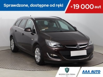 Opel Astra J Sports Tourer Facelifting 1.4 Turbo ECOTEC 120KM 2014 Opel Astra 1.4 T, Xenon, Bi-Xenon, Klima