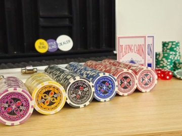 ПРЕМИУМ ПОКЕРНЫЙ НАБОР 300 ФИШЕК 2 КОЛОДЫ + КОСТИ + ЧЕМОДАН