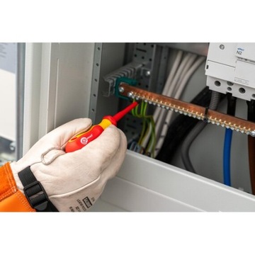 SONEL NZ-2 Набор из 6 отверток + тестер напряжения