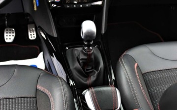 Peugeot 2008 I SUV Facelifting 1.2 PureTech 110KM 2019 Peugeot 2008 1.2 i Gt-line Navi Kamera 1 rok gwarancji 1.2 Benzyna, zdjęcie 20