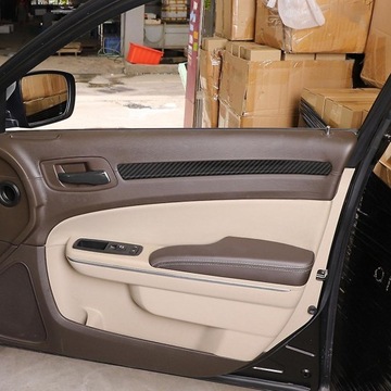 VRSTVA  NA DVEŘE Z VLÁKNA  UHLÍKOVÉHO DO MODEL 300C 2011+ - SADA