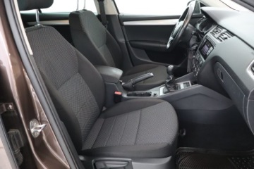 Skoda Octavia III Liftback 1.6 TDI CR DPF 105KM 2014 Skoda Octavia 1.6 TDI, Klima, Klimatronic, zdjęcie 8