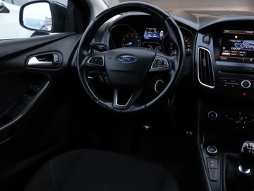 Ford Focus III Kombi Facelifting 1.0 EcoBoost 125KM 2015 Ford Focus 1.0 EcoBoost, Navi, Klima, Tempomat, zdjęcie 6